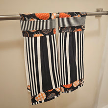 Load image into Gallery viewer, Hanging Dish Towel- Pumpkin Patch

