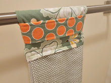 Cargar imagen en el visor de la galería, Hanging Dish Towel- Hawaiian Floral
